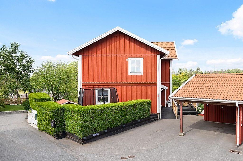 fasadrenovering trapanel uppfraaschning nydalsvagen segeltorp huddinge stockholm