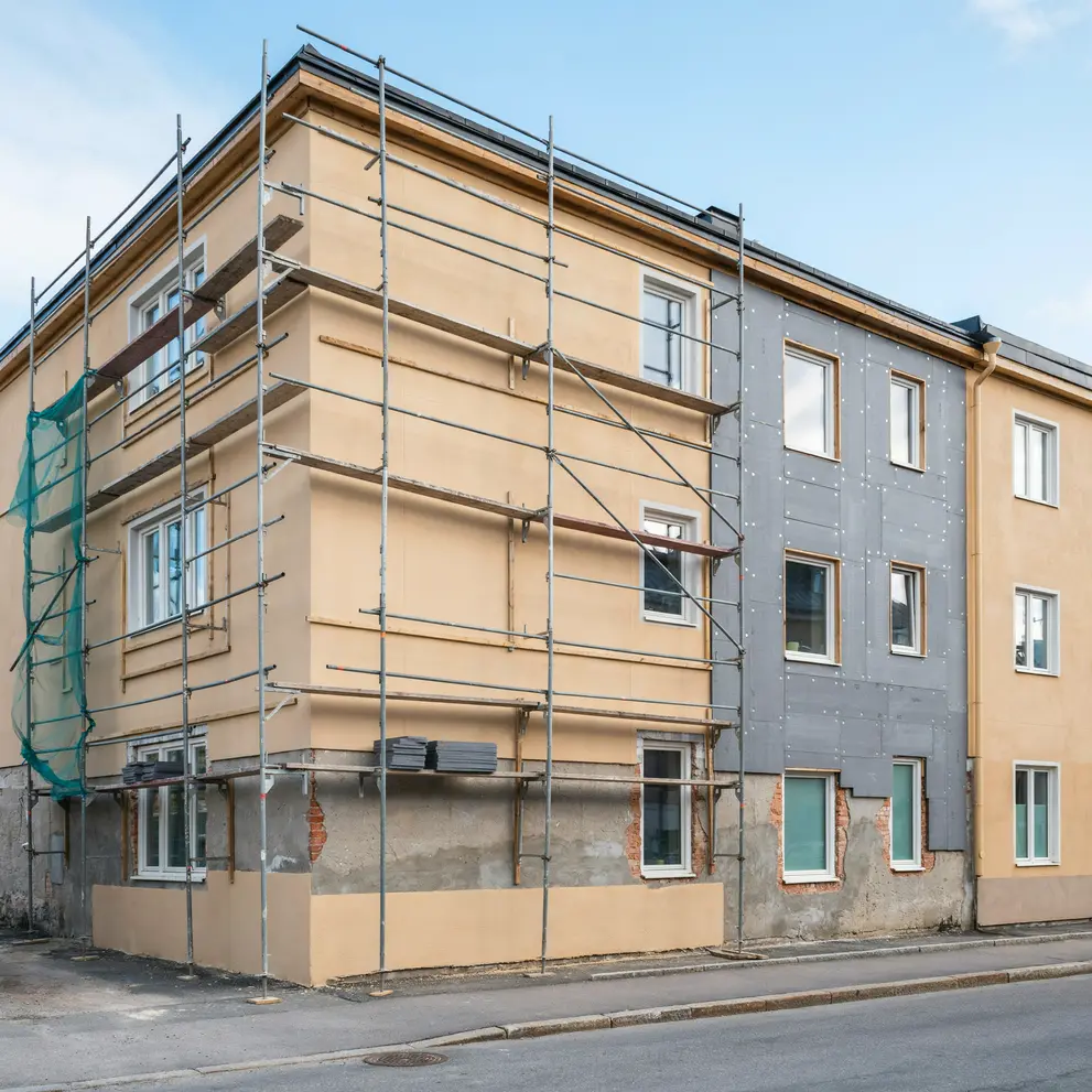 renovera putsad fasad tillaggsisolering pa sodermalm i stockholm